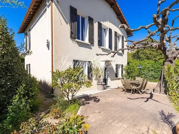 Maison 6 pièces 140 m²