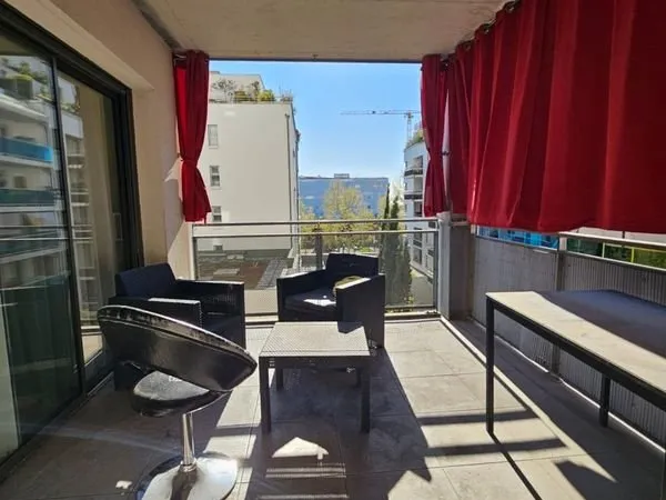 Appartement T2 de 42m2 avec balcon de 15m2 + toit terrasse avec piscine et vue mer dans la résidence