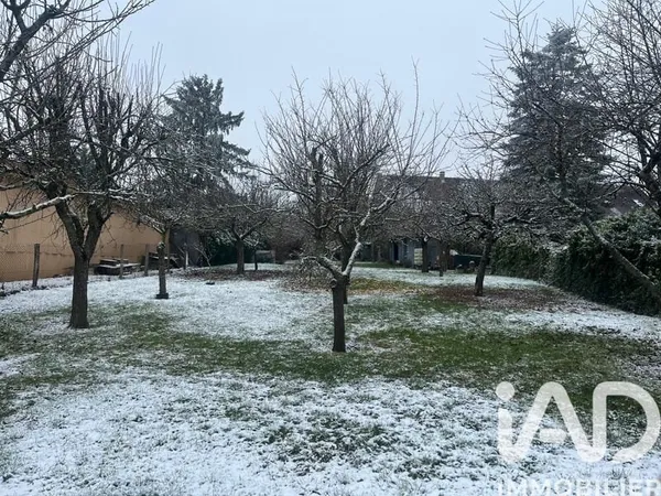 Terrain 718 m²