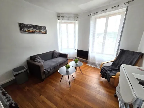 Maison divisée en deux appartements