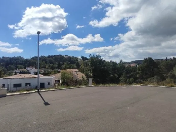 Terrain 380 m²