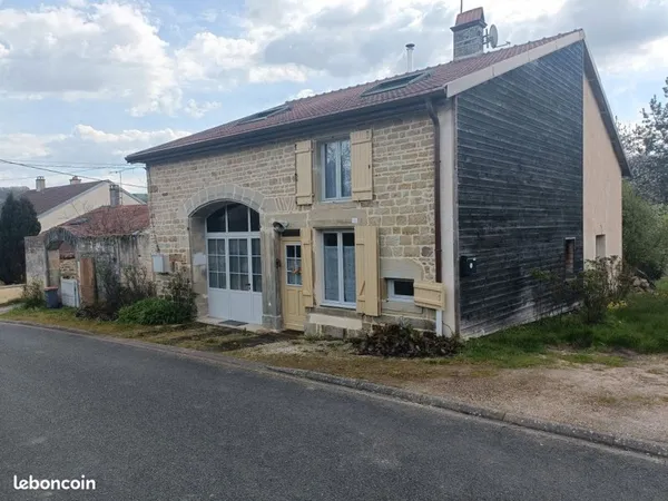 Maison restaurée, située dans un environnement de belle nature