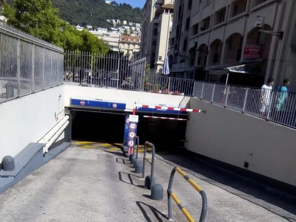 Nice-Auguste Gal: place de parking à vendre soumis au bail e