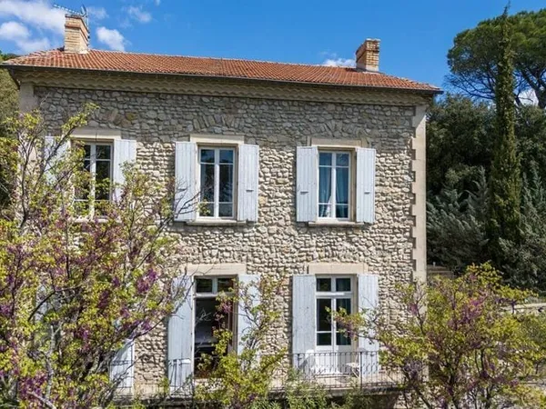 Demeure 12 pièces 303 m²