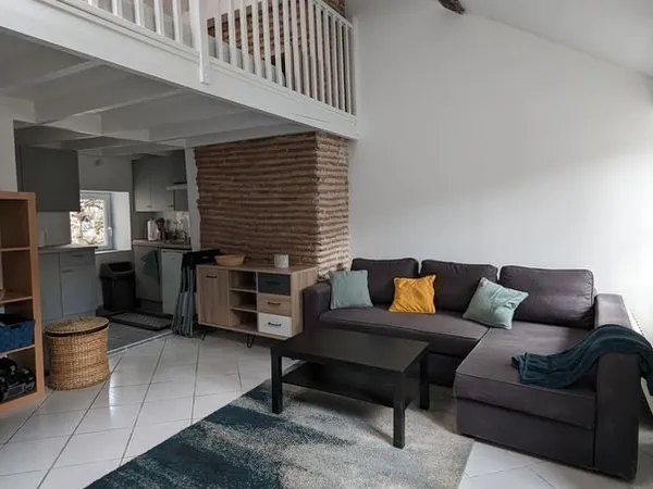 T1 bis meublé 29m² + mezzanine - Place du Commerce - Dernier étage calme