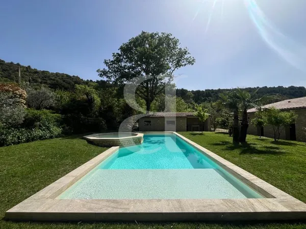 Magnifique Villa en Pierre de Style Bergerie proche de L'Isle-su