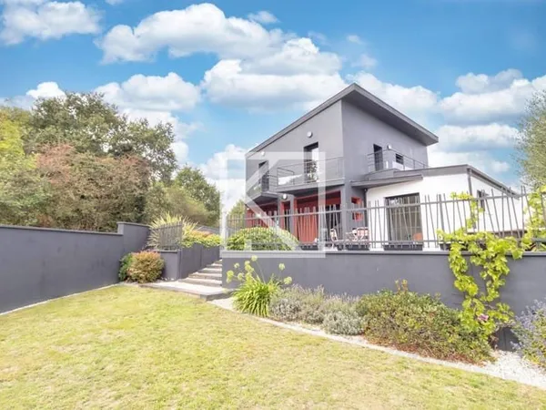 Maison 6 pièces 194 m²