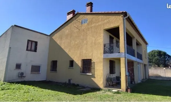 🏡 Maison 4 faces sans vis-à-vis sur 1 100 m² de terrain - Beau potentiel