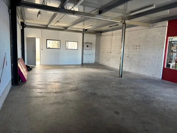 Local commercial 191 m²