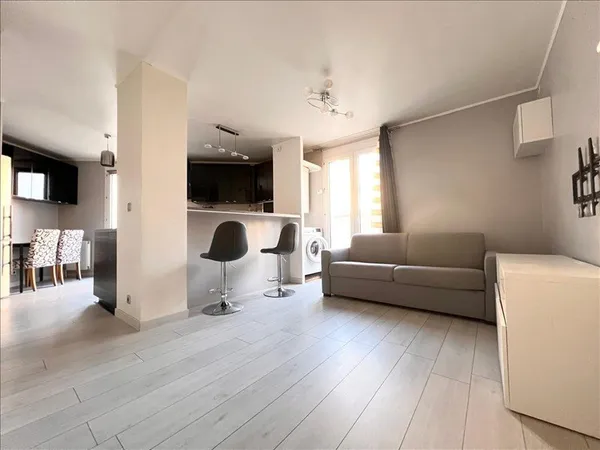 Appartement - 1er étage - 47,39 m2 - 2 pièces - Meublé