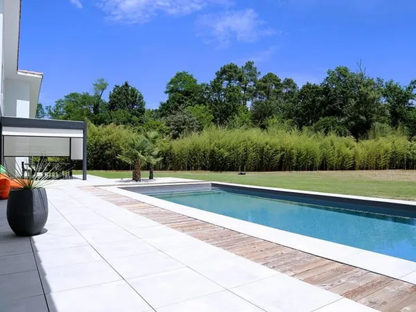 Exclusivite Salles: Exceptionnelle Villa