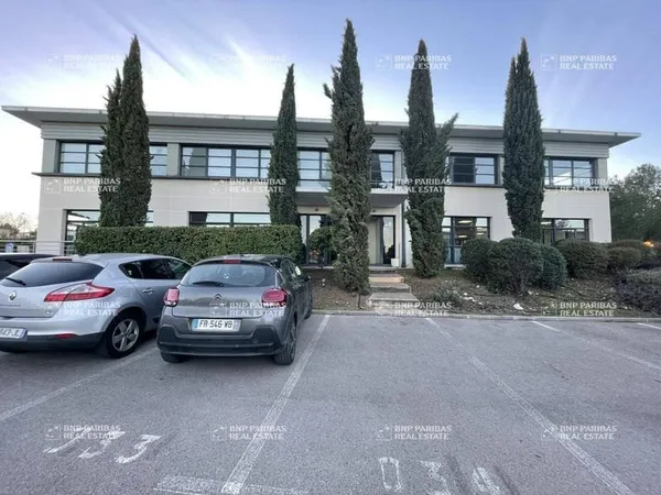 Bureaux 303 m²