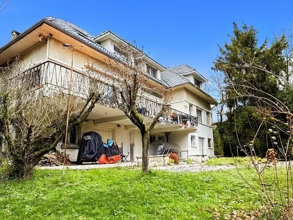 Maison 7 pièces 265 m²