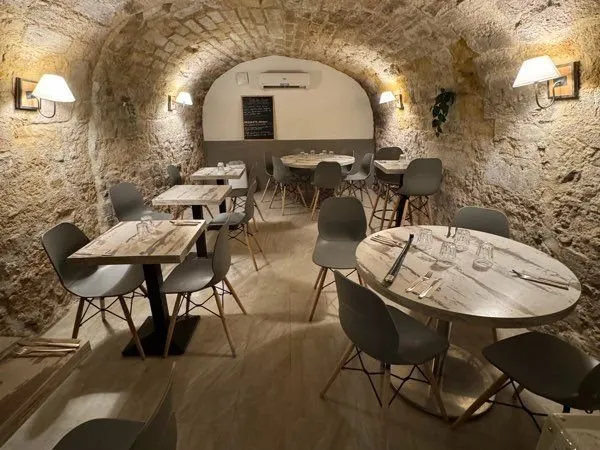Montpellier centre historique - Restaurant équipé 70 m2 - Extraction neuve
