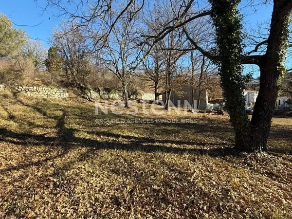 Terrain constructible Artignosc Sur Verdon 1342 m2 avec possibilité de faire deux constructions.