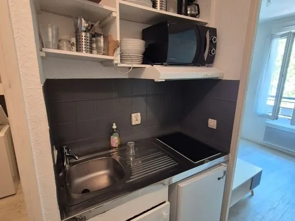 Joli studio meublé 22m2 / rives du lez antigone
