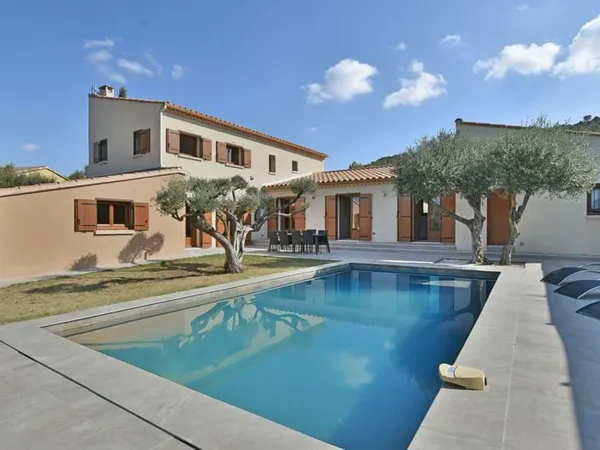 Spacieuse villa P7 d'env. 172m2 sur terrain d'env. 824m2 ave