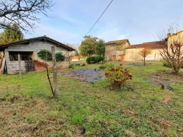 Ancien corps de ferme à proximité de Villeneuve-de-Marsan