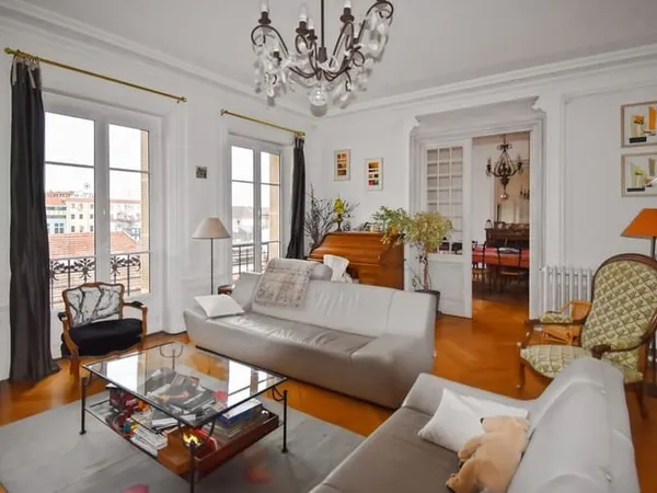 Appartement 5 pièces 188 m²