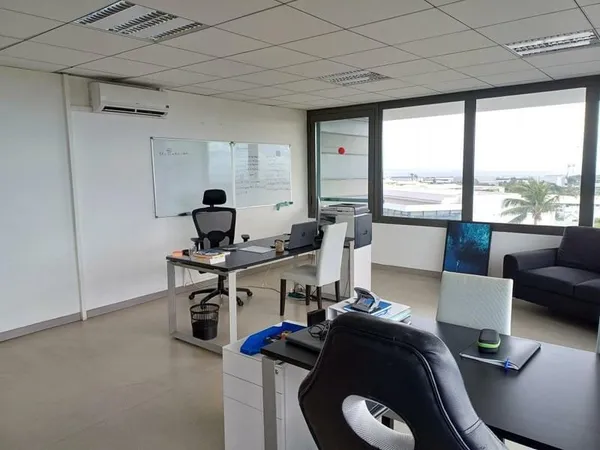 Bureaux 79.35 m² avec parkings région Nord