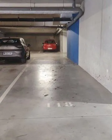 Loue Parking sous-terrain face au CHU