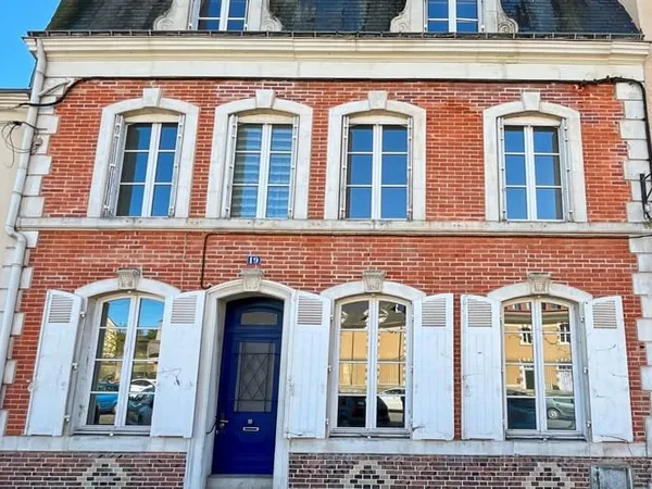 Maison 7 pièces 270 m²