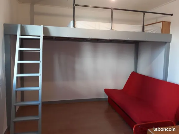 Studio meublé quartier Hôpital Tanneur 20m2- parking privé