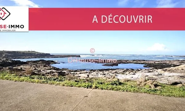 PLOEMEUR - KERROCH. Maison vue mer à 30 m du rivage dans un village authentique