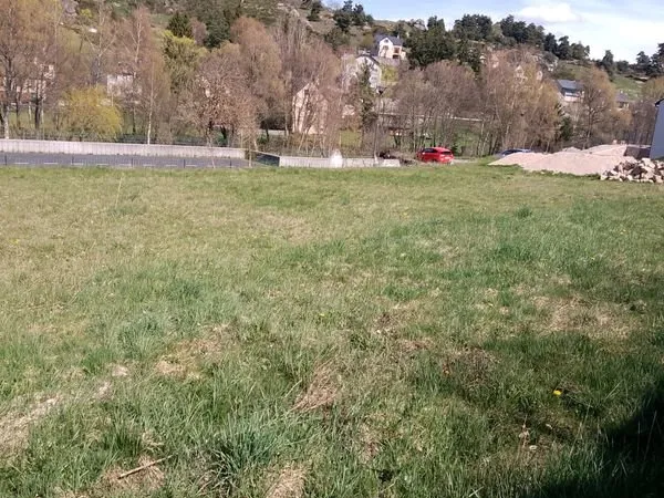 Terrain constructible viabilisé à vendre
