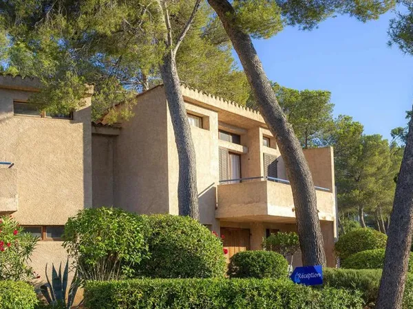 Appartement 1 pièce de 25,87 m² situé à Saint-Raphaël (83) POUR INVEST LMNP SOUS BAIL COMMERCIA