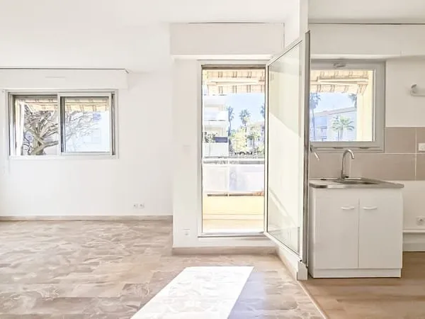 T1 32 m2 Secteur Jardin Olbius Riquier - terrasse - cave -