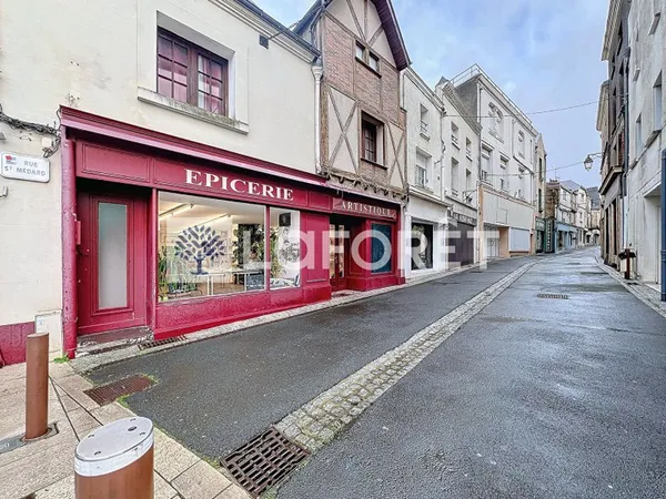 Local commercial 133 m²