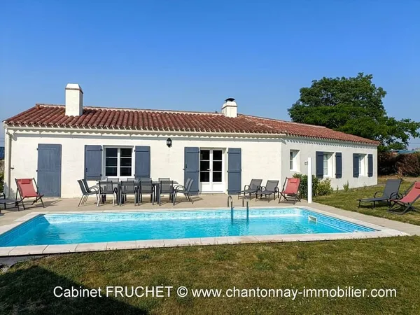 CHANTONNAY - Très agréable maison de plain-pied avec 4 chamb