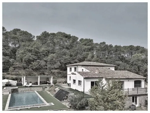 Maison 10 pièces 226 m²