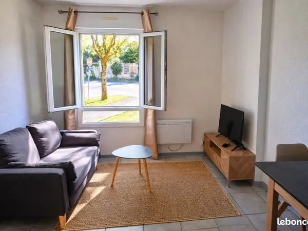 Studio meublé 24 m² + parking - lumineux - proche Paul Guérin / AFPA - 480 CC