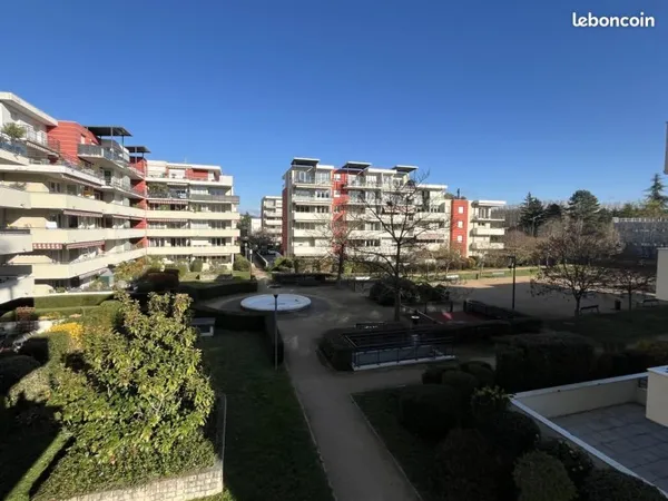 Garage 17 m² Bourgoin Jallieu