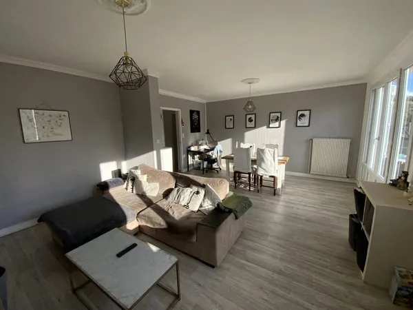 APPARTEMENT T3 DE 74 M2 AVEC BALCON, CAVE ET GARAGE