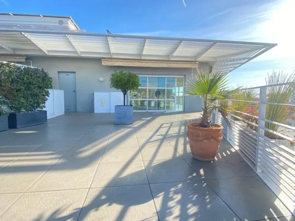 Toit-terrasse d'exception avec double garage - À pied de la mer et des commerces