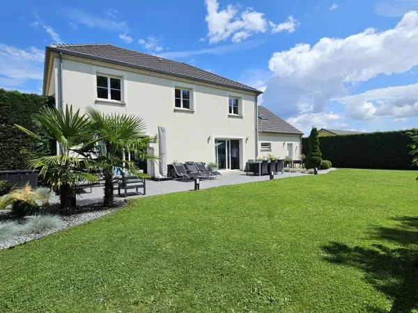 Maison 5 pièces 210 m²