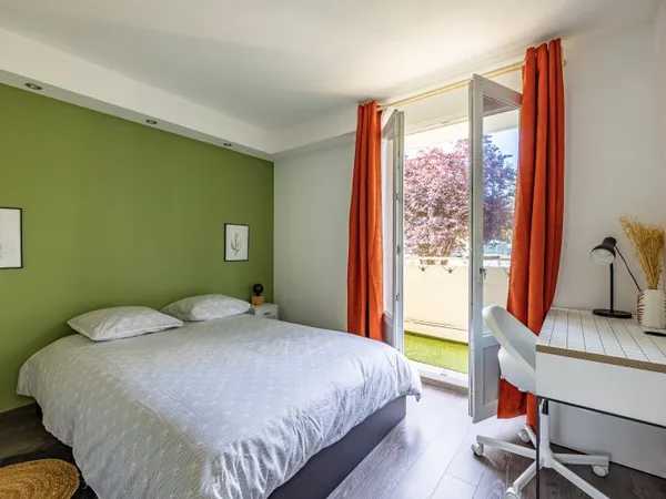 Propose chambre dans appartement meublé en colocation
