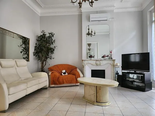 A vendre appartement de T6 de 140m² à Marseille 13006 Secteur Castellane - Préfecture