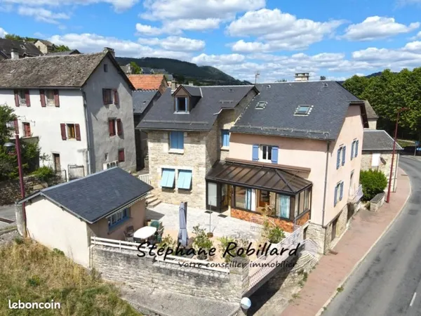 Maison 12 pièces 174 m²