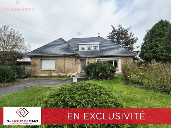 Maison individuelle de 160 m2 6 chambres avec jardin et garage.