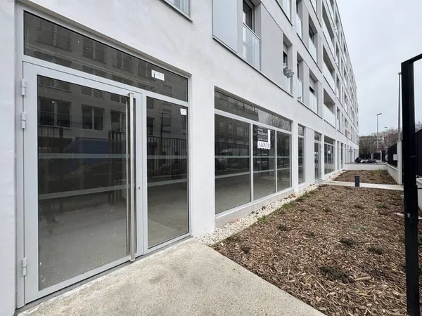 Boutique 2 pièces 311 m²