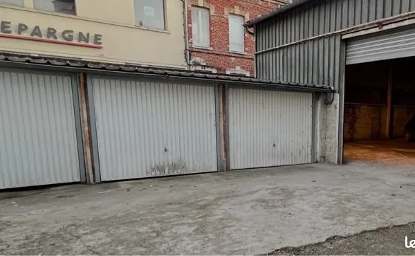 Garage box avec cour ferme et securite