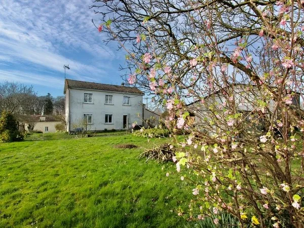 Maison viager à vendre occupé 8 pièces LE BOUPERE (85)