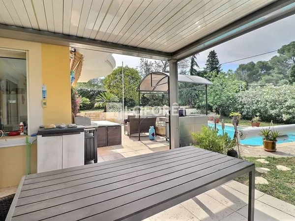 Maison 5 pièces 200 m²