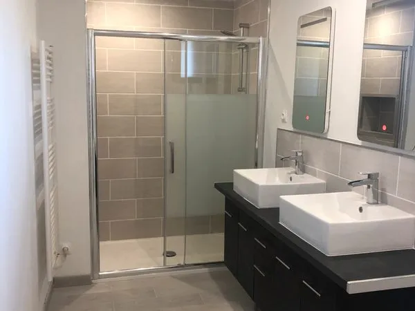 Location meublée · 3 pièces · Saint-Paul · Fibre · Tout inclus 600