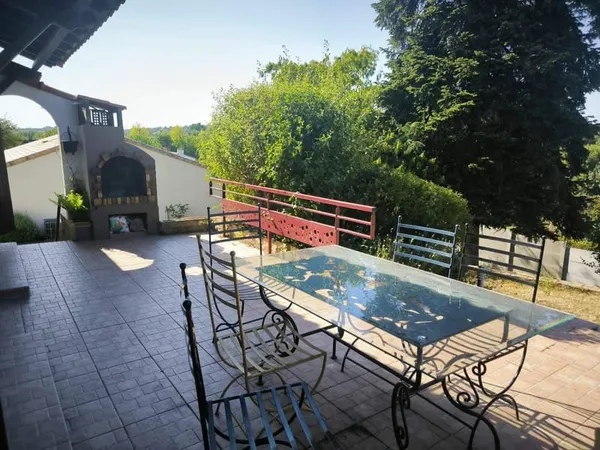 Maison 5 chambres / 2 cuisines de 190 m² Habitable sur terrain de 1250m²