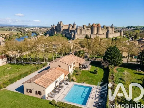 Maison 7 pièces 220 m²